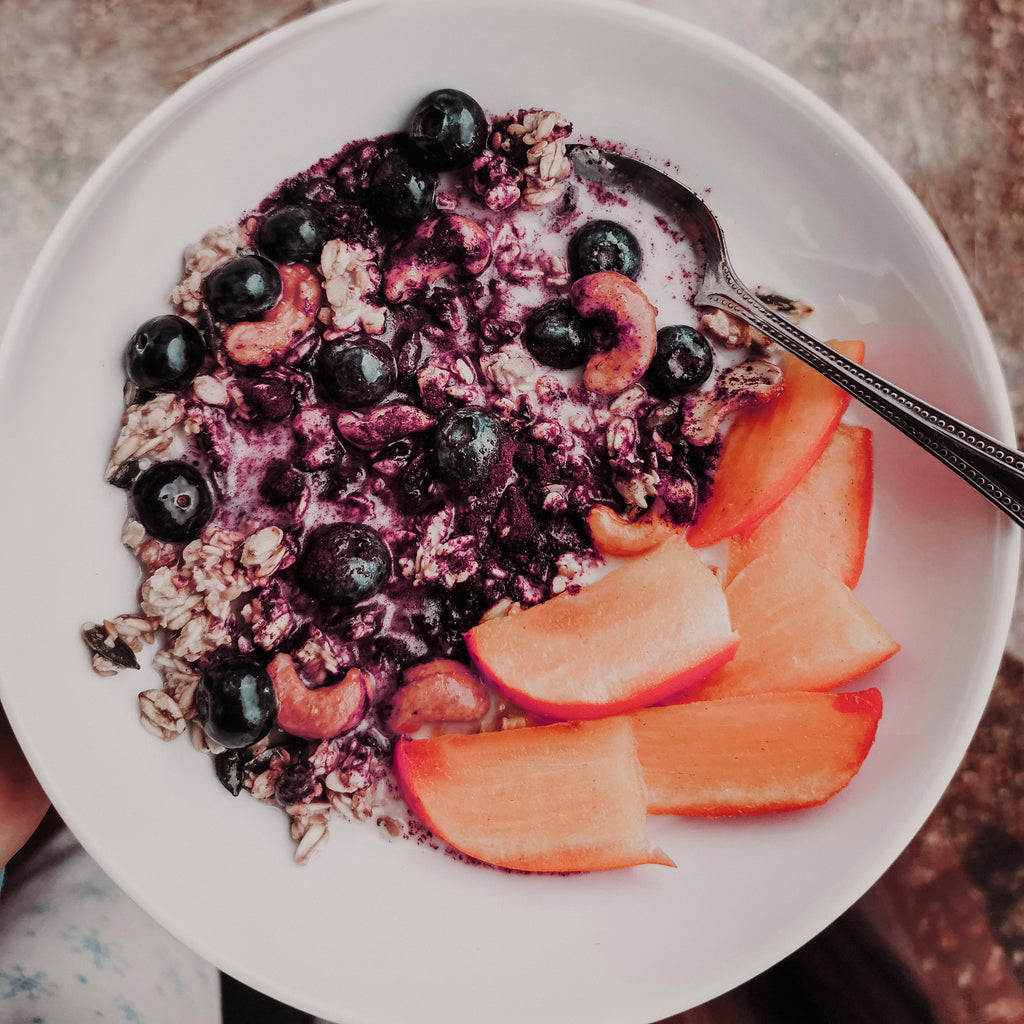GRANOLA FRUIT BOWL