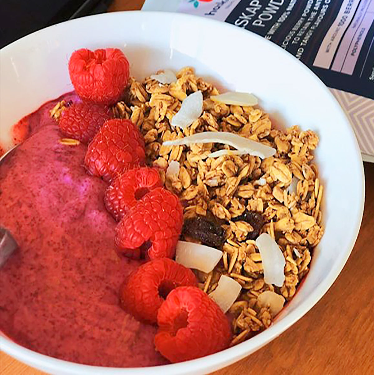 Haskapa granola bowl with yoghurt recipe